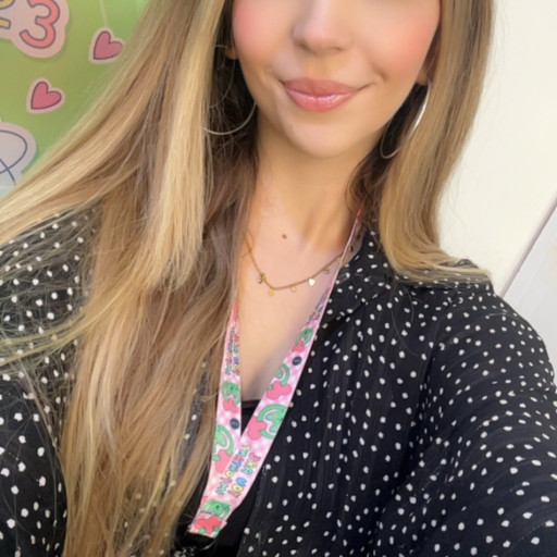  إبتسام مازوني